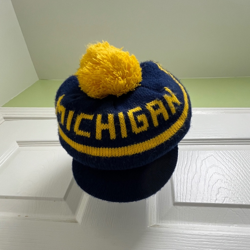 University of Michigan UofM Tassel Hat and Mittens, OS - Picture 14 of 16